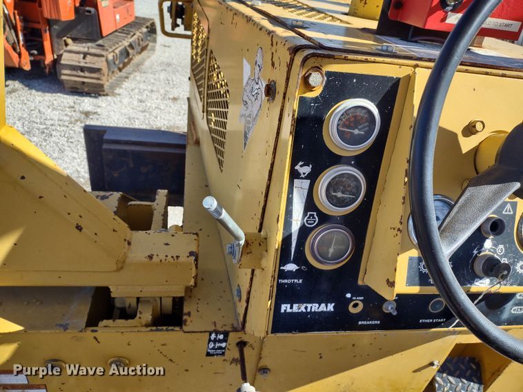 image for item MD9389 1997 Vermeer Flextrak 115  rock saw