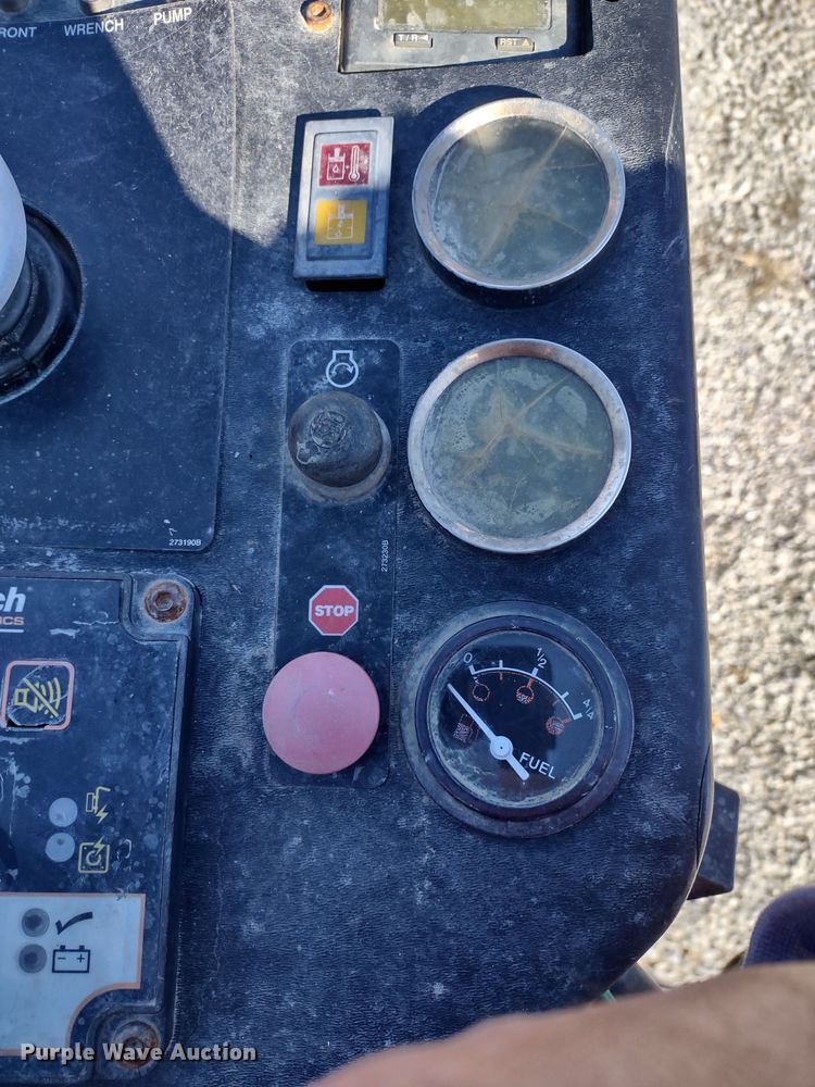 image for item MD9390 2006 Ditch Witch JT2720 All Terrain  directional boring unit