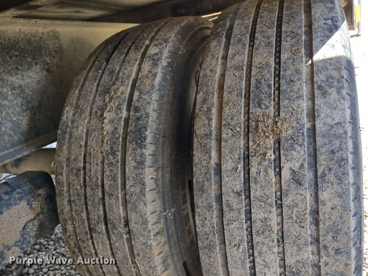 image for item MD9391 2010 Kaufman  equipment trailer