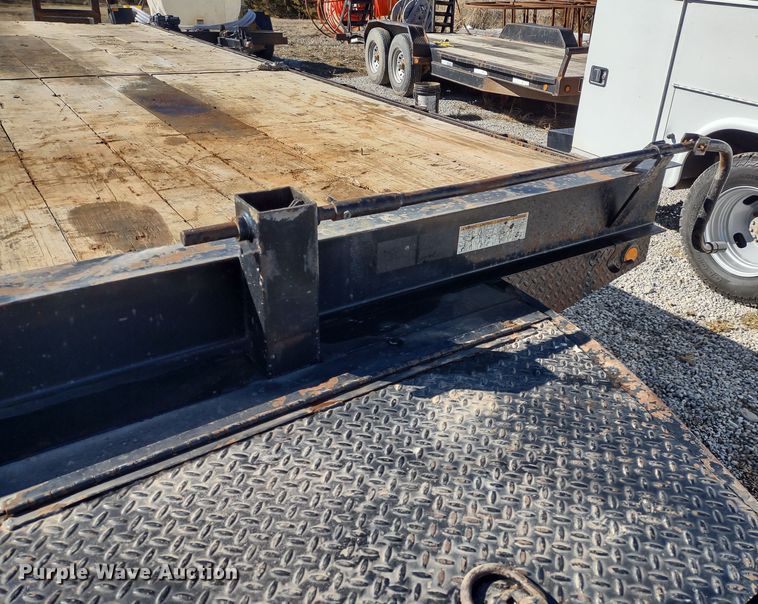 image for item MD9391 2010 Kaufman  equipment trailer