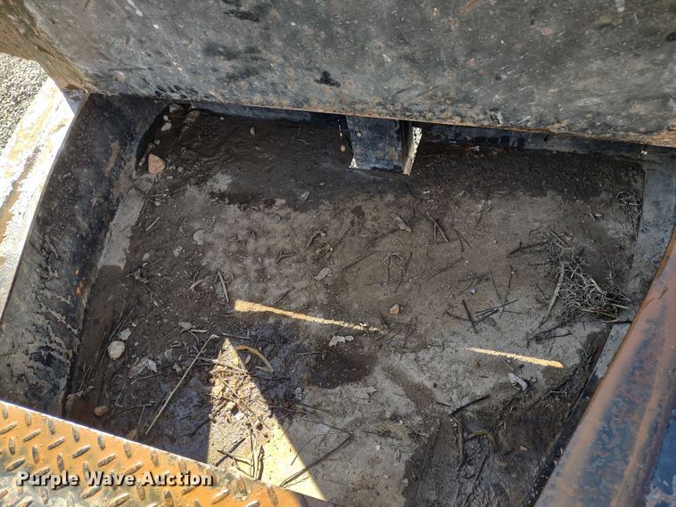 image for item MD9391 2010 Kaufman  equipment trailer