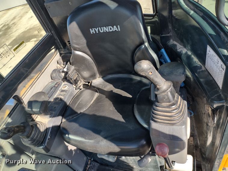 image for item MD9392 2018 Hyundai Robex 35Z-9A  mini excavator