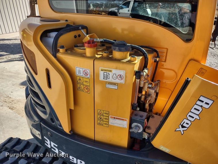 image for item MD9392 2018 Hyundai Robex 35Z-9A  mini excavator