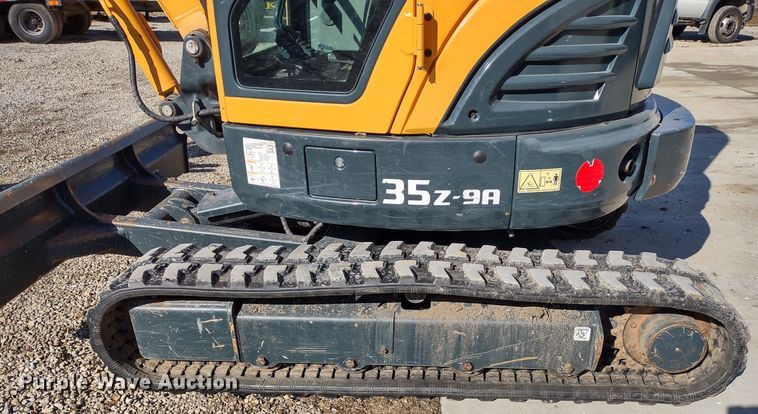 image for item MD9392 2018 Hyundai Robex 35Z-9A  mini excavator