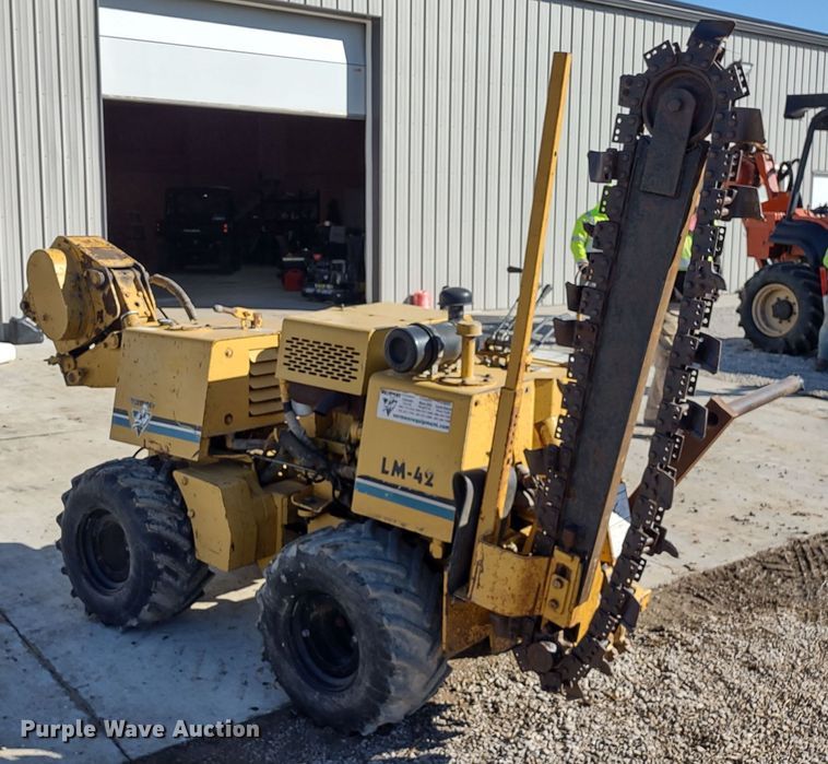 image for item MD9393 1997 Vermeer LM-42  cable plow