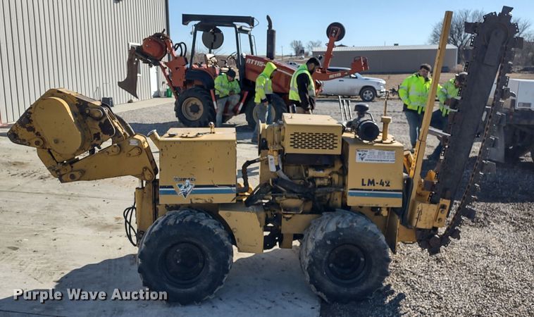 image for item MD9393 1997 Vermeer LM-42  cable plow