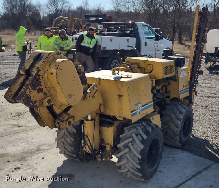 image for item MD9393 1997 Vermeer LM-42  cable plow