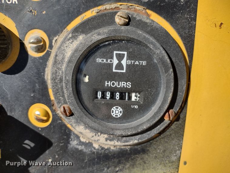 image for item MD9393 1997 Vermeer LM-42  cable plow