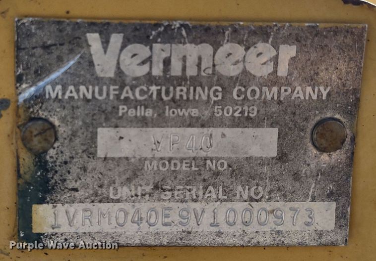 image for item MD9393 1997 Vermeer LM-42  cable plow