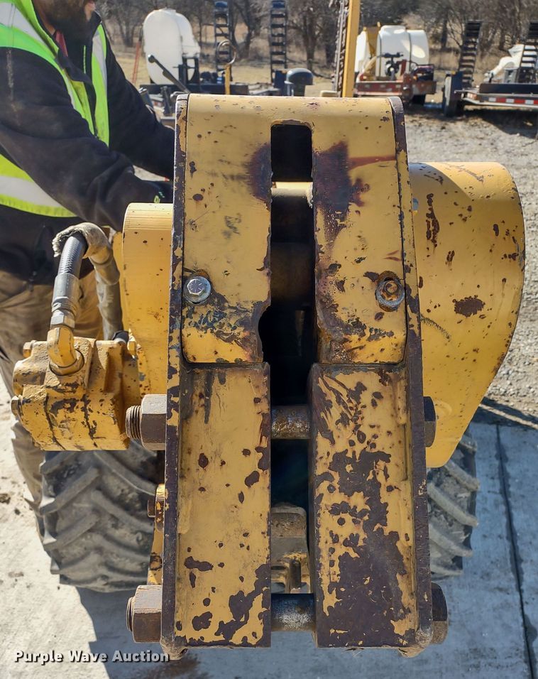 image for item MD9393 1997 Vermeer LM-42  cable plow