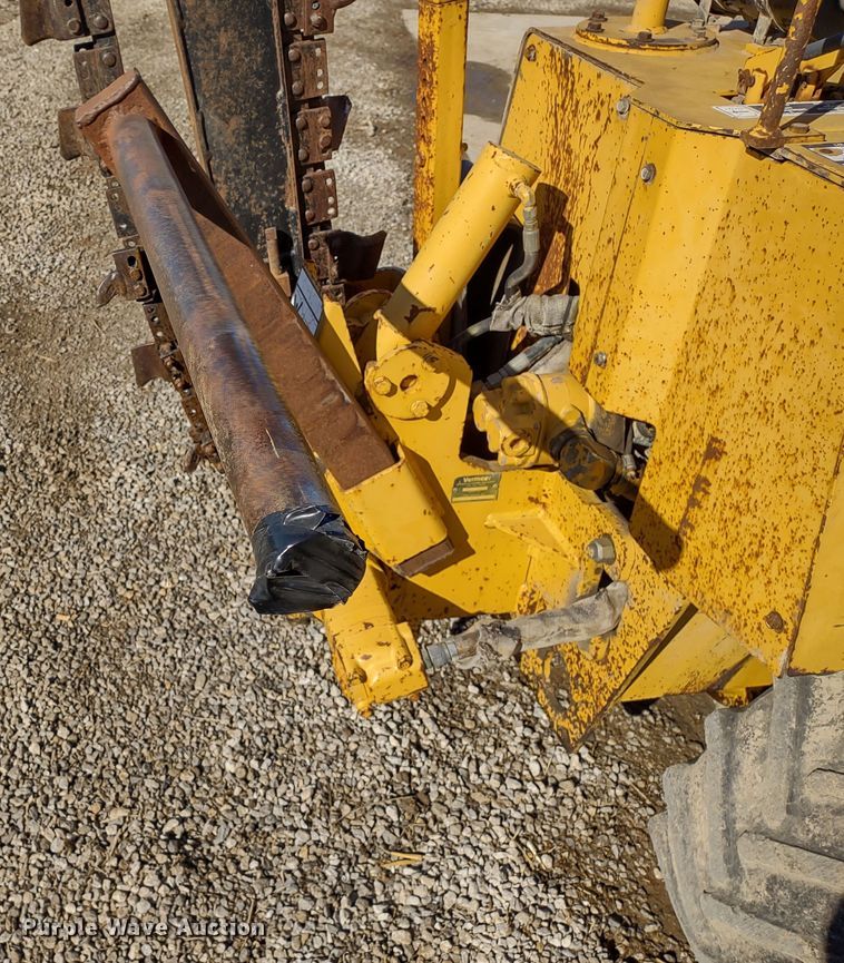 image for item MD9393 1997 Vermeer LM-42  cable plow