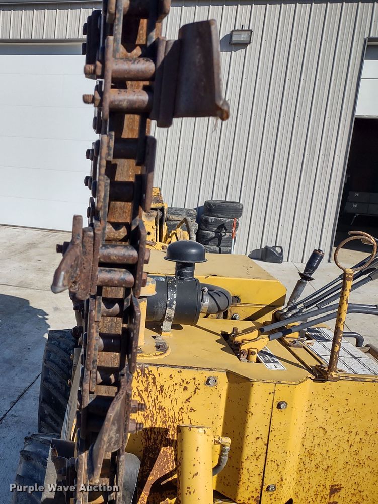 image for item MD9393 1997 Vermeer LM-42  cable plow