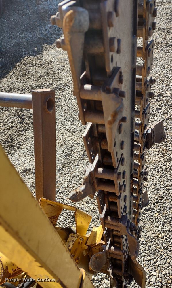 image for item MD9393 1997 Vermeer LM-42  cable plow