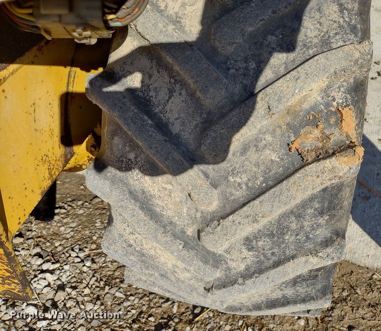 image for item MD9393 1997 Vermeer LM-42  cable plow