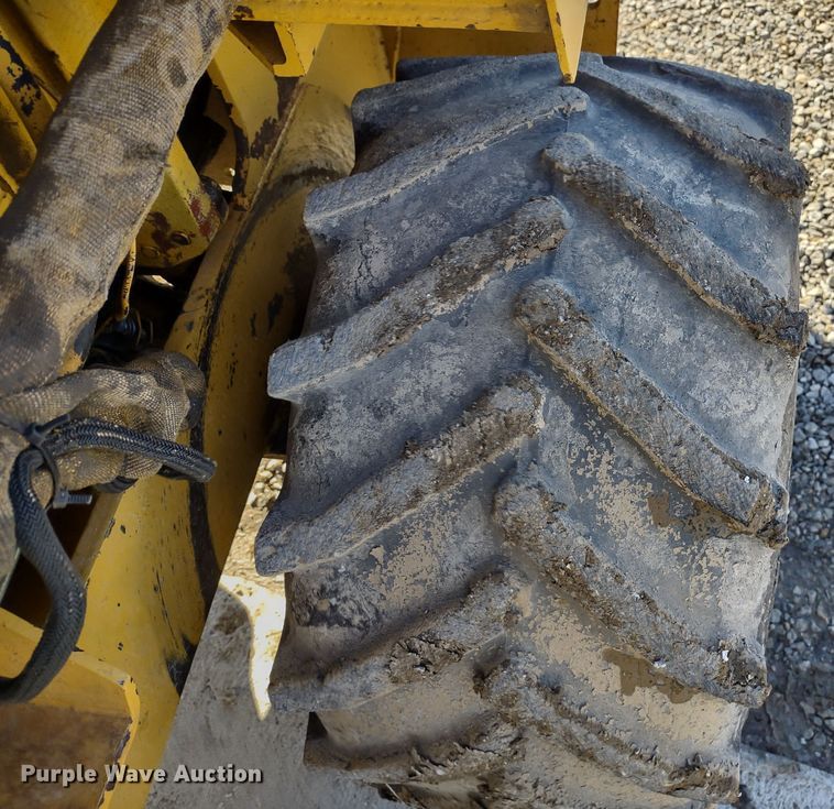 image for item MD9393 1997 Vermeer LM-42  cable plow