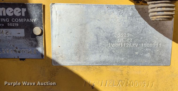 image for item MD9393 1997 Vermeer LM-42  cable plow