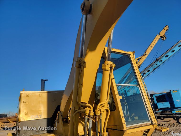 image for item ME9729 Caterpillar 225 LC  excavator