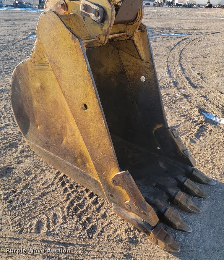 image for item ME9729 Caterpillar 225 LC  excavator
