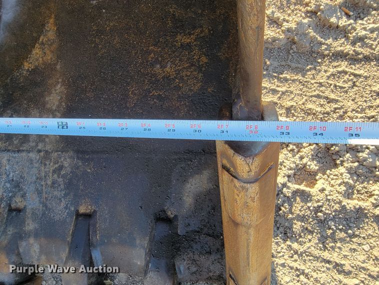 image for item ME9729 Caterpillar 225 LC  excavator