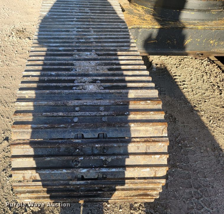 image for item ME9729 Caterpillar 225 LC  excavator