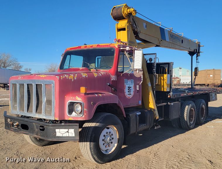 image for item ME9730 1981 International F-2654  crane truck