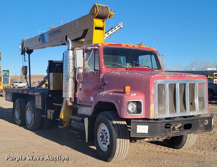 image for item ME9730 1981 International F-2654  crane truck