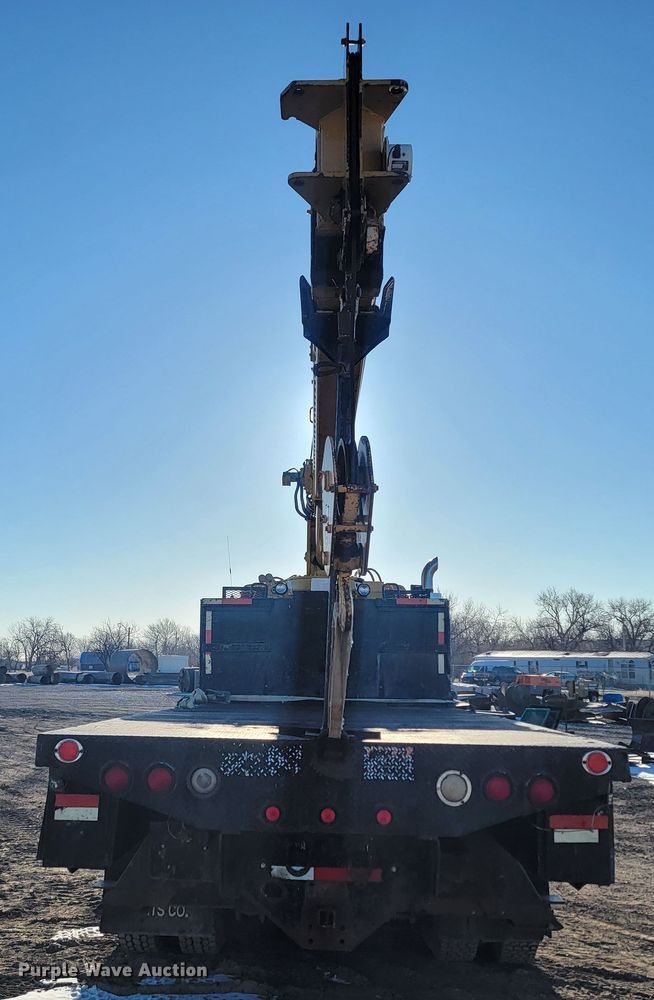 image for item ME9730 1981 International F-2654  crane truck