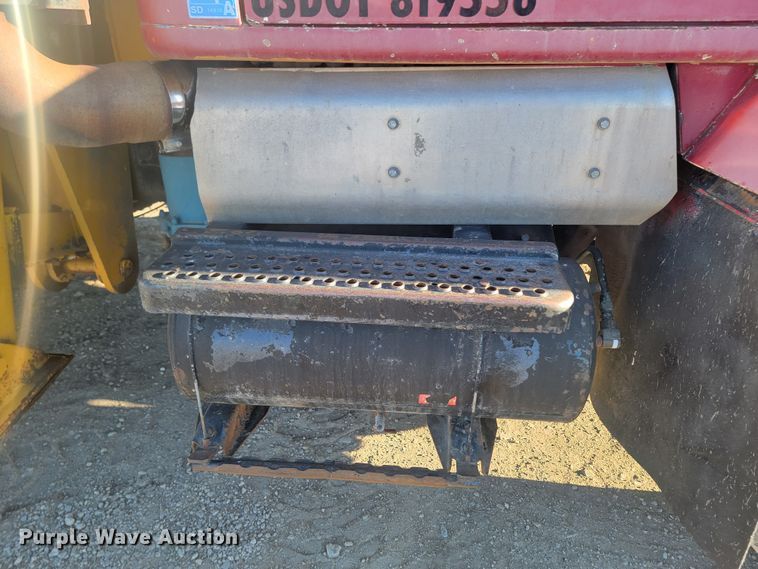 image for item ME9730 1981 International F-2654  crane truck