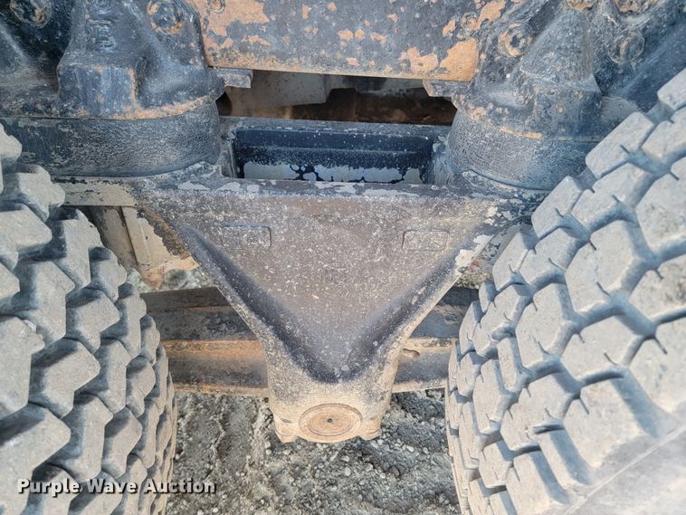 image for item ME9730 1981 International F-2654  crane truck