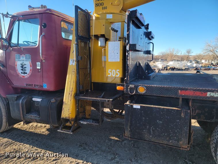 image for item ME9730 1981 International F-2654  crane truck