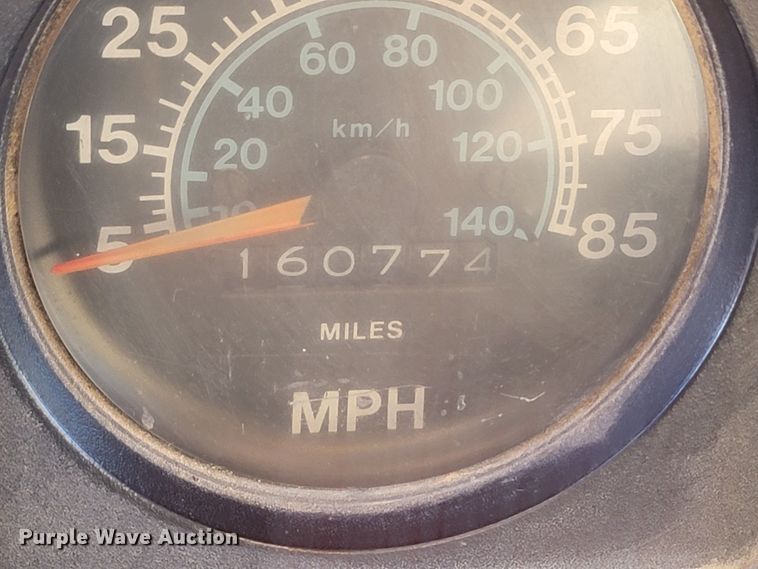 image for item ME9730 1981 International F-2654  crane truck