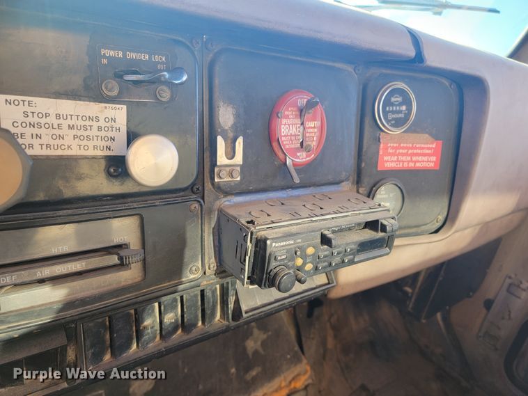 image for item ME9730 1981 International F-2654  crane truck