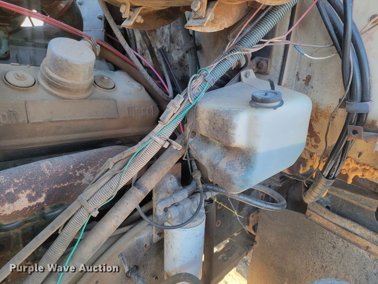 image for item ME9730 1981 International F-2654  crane truck