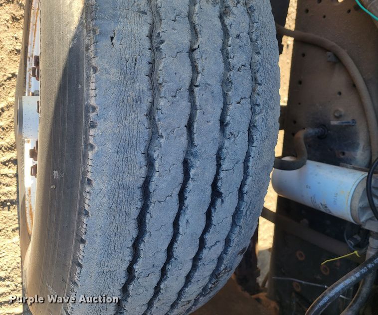 image for item ME9730 1981 International F-2654  crane truck