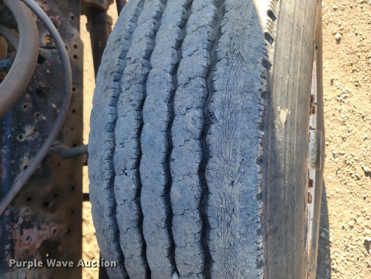 image for item ME9730 1981 International F-2654  crane truck