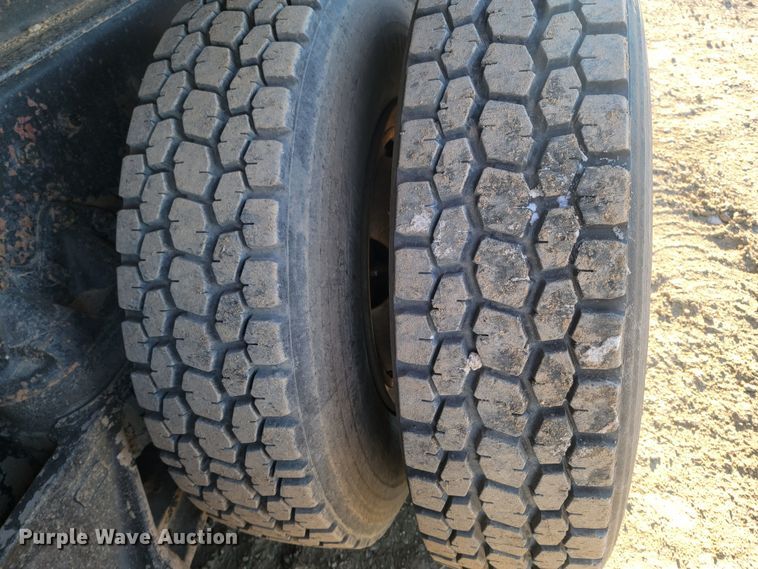 image for item ME9730 1981 International F-2654  crane truck