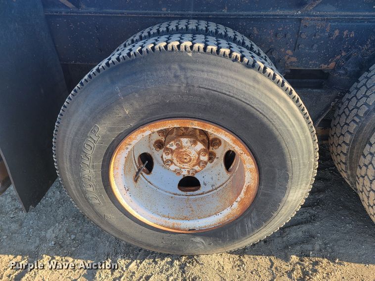 image for item ME9730 1981 International F-2654  crane truck