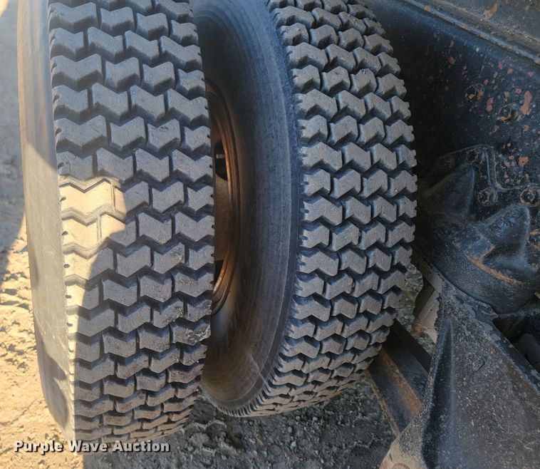 image for item ME9730 1981 International F-2654  crane truck