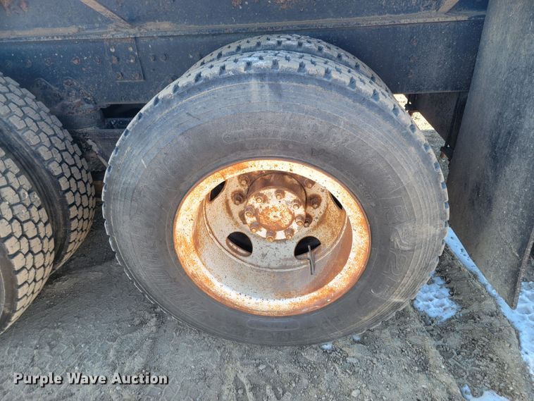 image for item ME9730 1981 International F-2654  crane truck