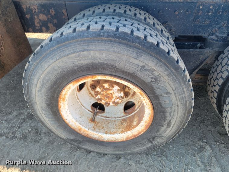 image for item ME9730 1981 International F-2654  crane truck