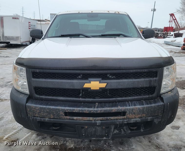 image for item ME9748 2013 Chevrolet Silverado 1500  pickup truck