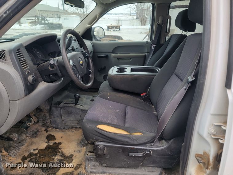 image for item ME9748 2013 Chevrolet Silverado 1500  pickup truck