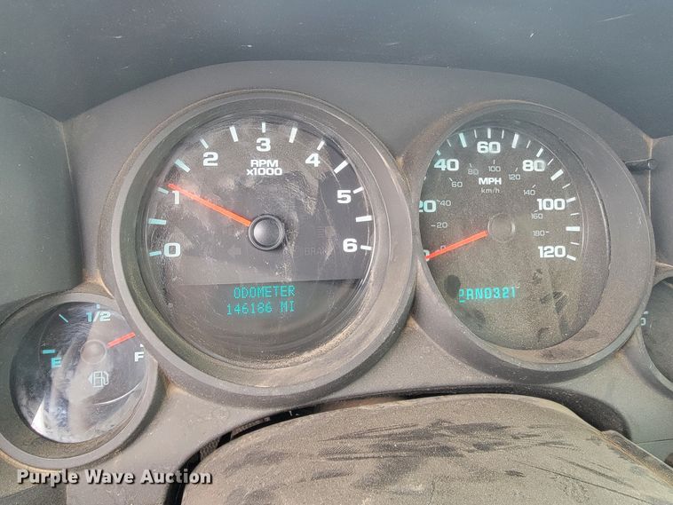 image for item ME9748 2013 Chevrolet Silverado 1500  pickup truck