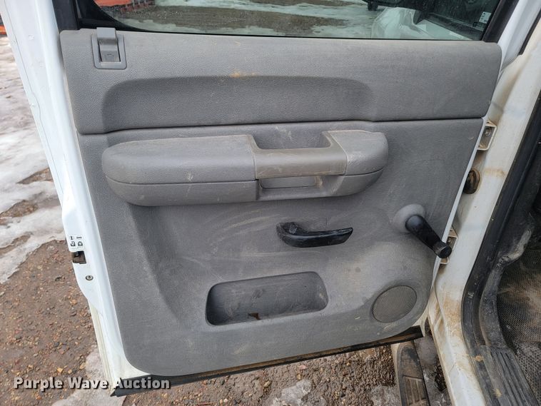 image for item ME9748 2013 Chevrolet Silverado 1500  pickup truck