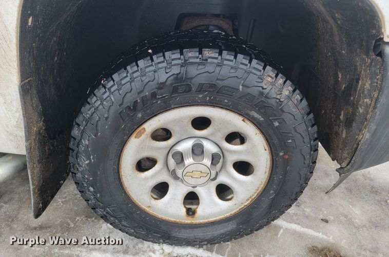 image for item ME9748 2013 Chevrolet Silverado 1500  pickup truck