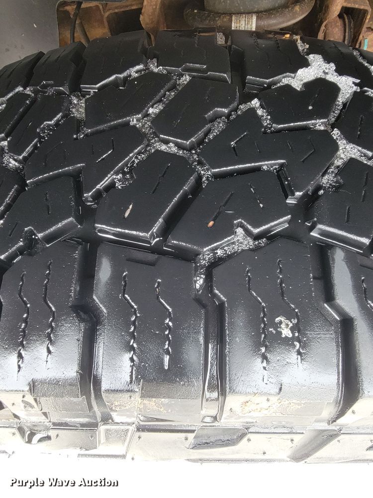 image for item ME9748 2013 Chevrolet Silverado 1500  pickup truck