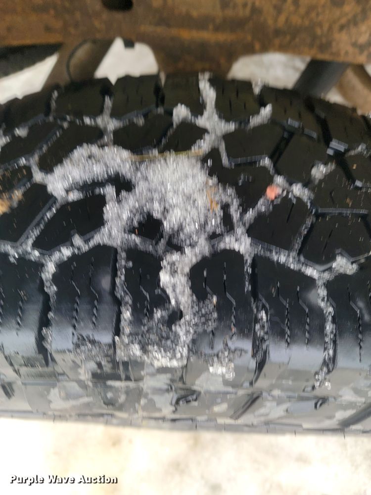 image for item ME9748 2013 Chevrolet Silverado 1500  pickup truck