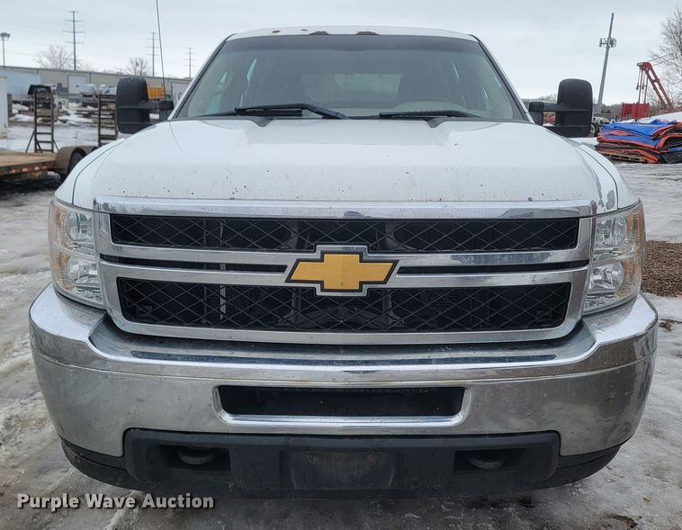 image for item ME9749 2012 Chevrolet Silverado 2500HD  Crew Cab pickup truck