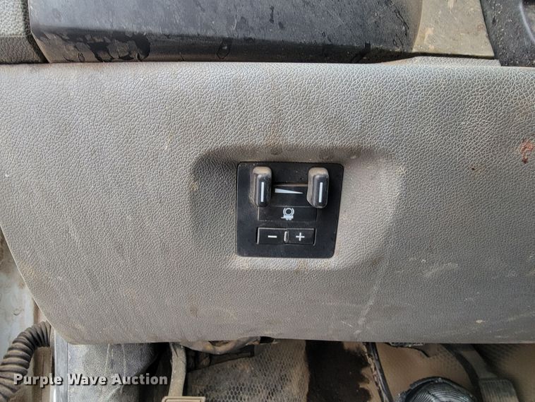 image for item ME9749 2012 Chevrolet Silverado 2500HD  Crew Cab pickup truck