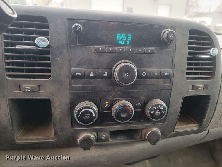 image for item ME9749 2012 Chevrolet Silverado 2500HD  Crew Cab pickup truck